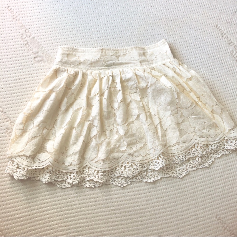 Forever 21 lace mini skirt